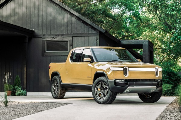Rivian R1T Electric D.Cab Pickup front and side